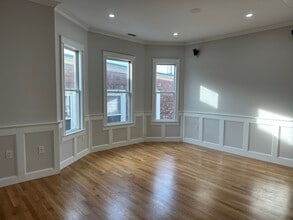 12 Buttonwood St, Unit 3 in Boston, MA - Building Photo - Building Photo