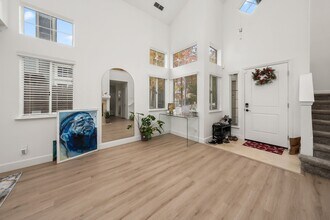 8105 Prior Way in Sacramento, CA - Building Photo - Building Photo