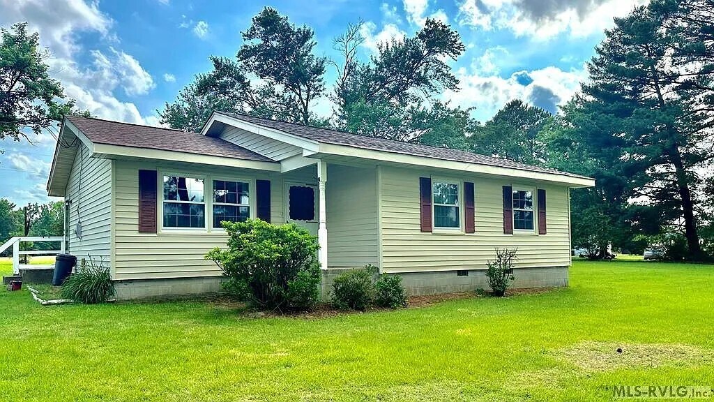 5114 Pleasant Shade Dr in Emporia, VA - Building Photo