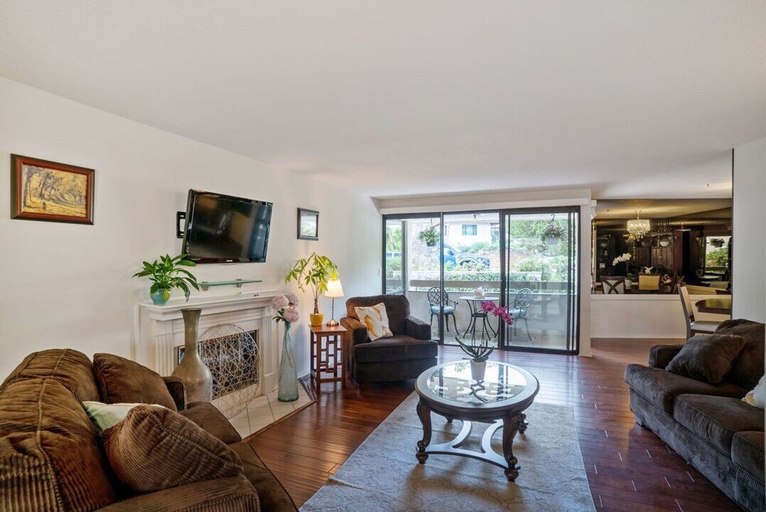 2545 Vía Campesina in Palos Verdes Estates, CA - Building Photo