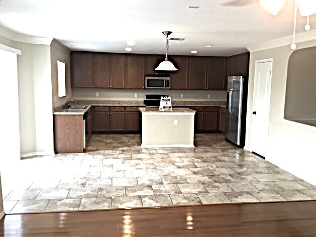 5003 Green Post in San Antonio, TX - Building Photo - Building Photo