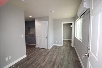 4986 Southern Ave, Unit E in South Gate, CA - Building Photo - Building Photo