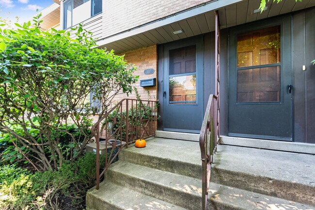 537 Ridge Rd in Wilmette, IL - Building Photo - Building Photo