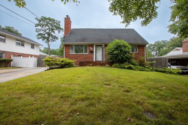 property at 6121 85th Pl
