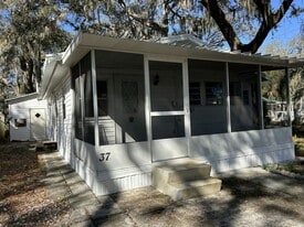 38706 Daughtery Rd in Zephyrhills, FL - Building Photo