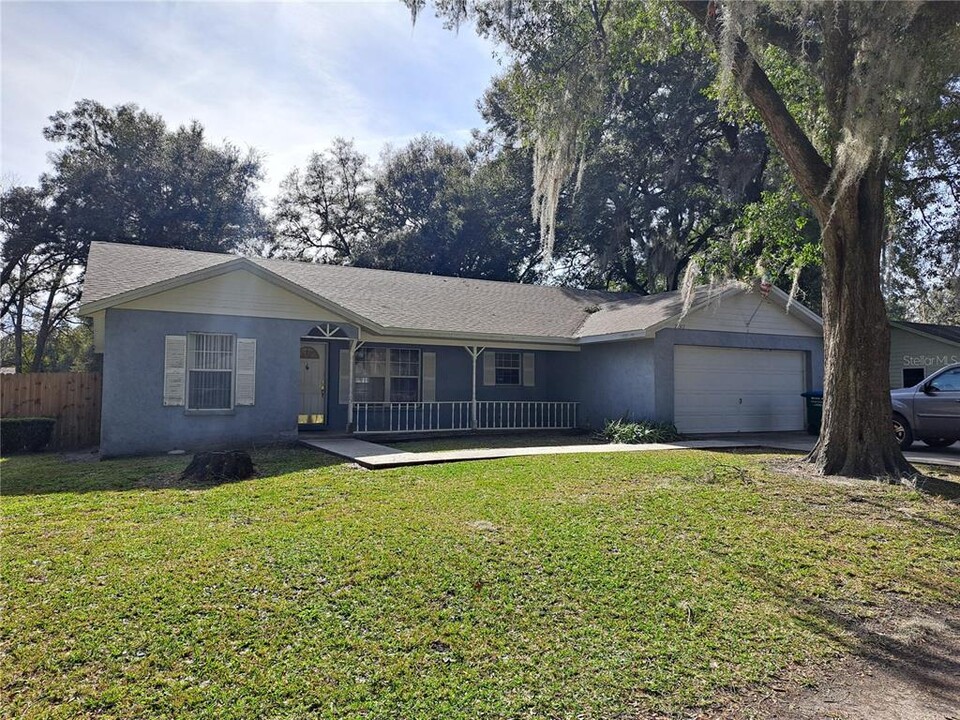 25317 SW 16 Ave in Newberry, FL - Building Photo