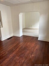 162 High St-Unit -B in Sprague, CT - Building Photo - Building Photo