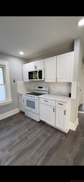 95 New Canaan Ave in Norwalk, CT - Building Photo - Building Photo