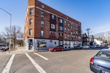 920 Chicopee St in Chicopee, MA - Building Photo