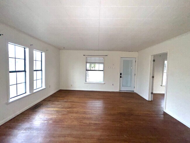 11991 S Edmondson Rd in Gentry, AR - Building Photo - Building Photo