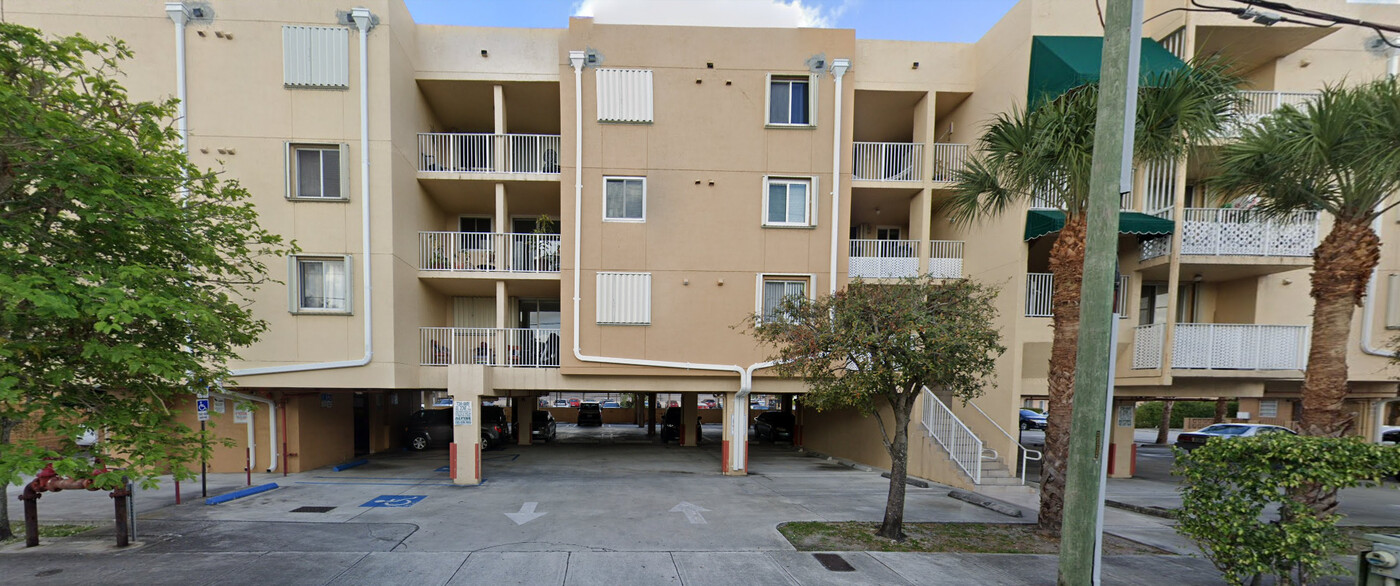 814 NW 36th Ave in Miami, FL - Building Photo