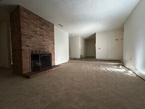 9235 Starina Way in Sacramento, CA - Building Photo - Building Photo