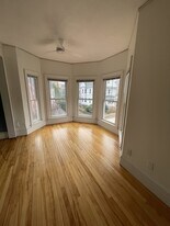 207 Coyle St Apt 4, Unit 4 in Portland, ME - Building Photo