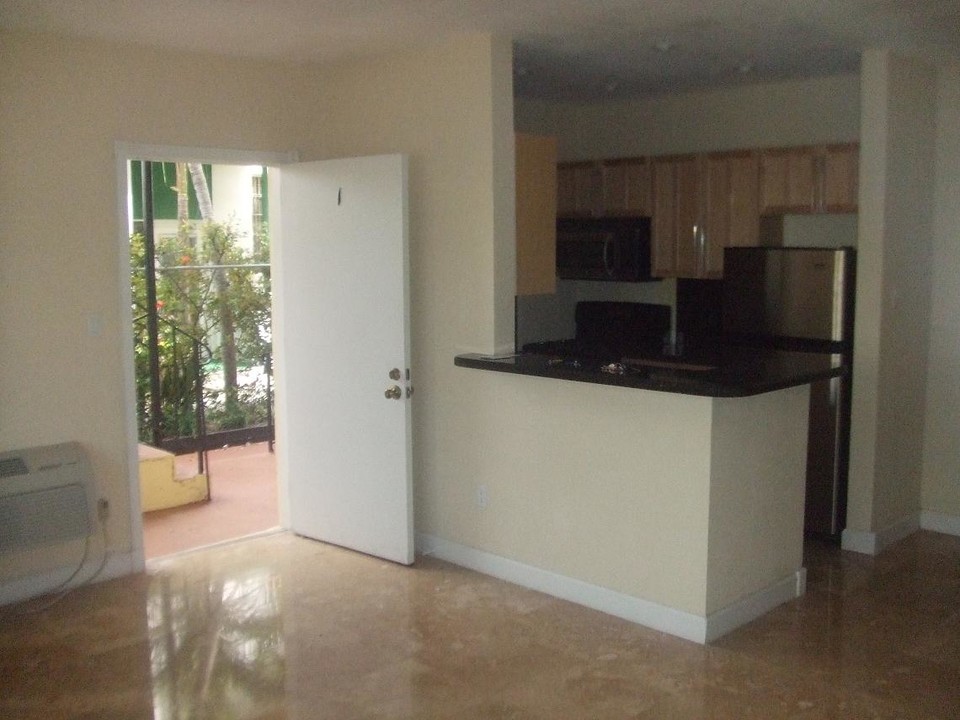 1555 NE 129 ST NORTH MIAMI FL in Miami, FL - Building Photo