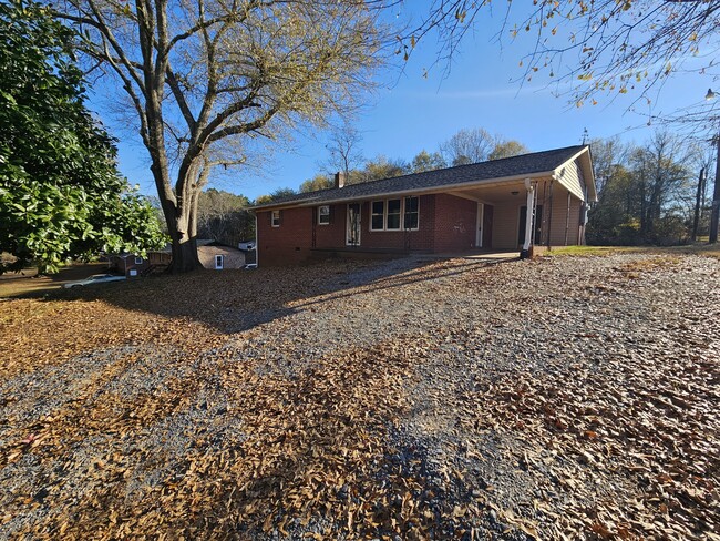 142 Falls St in Lawndale, NC - Building Photo - Building Photo