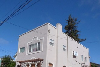 2357 Woolsey St, Unit A in Berkeley, CA - Foto de edificio - Building Photo