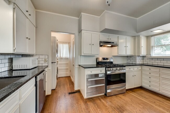 4208 Normandy Ave