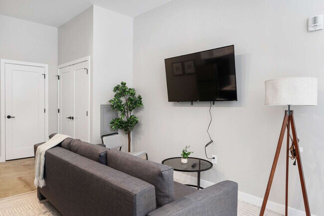 205 W 4th St in Cincinnati, OH - Foto de edificio - Building Photo