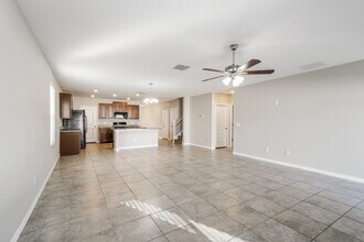 3083 Kresterbrooke Ln in Zephyrhills, FL - Building Photo - Building Photo
