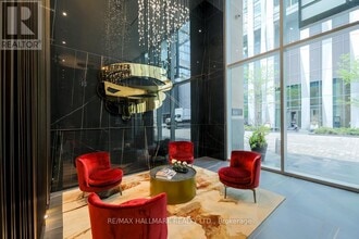 11-4711 Yorkville Ave in Toronto, ON - Building Photo - Building Photo