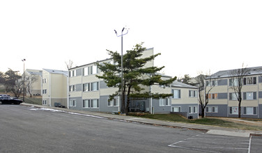 Vista Apartments at Summit Hill in Knoxville, TN - Foto de edificio - Building Photo