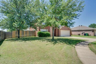 901 Greenbend Dr in Denton, TX - Building Photo - Building Photo