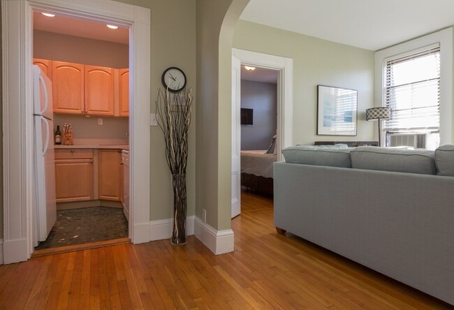 501 Beacon St, Unit 9 in Boston, MA - Building Photo - Building Photo