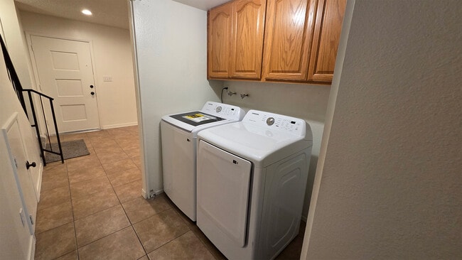 6521 S La Corta Dr in Tempe, AZ - Foto de edificio - Building Photo