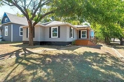 property at 1330 W Sears St