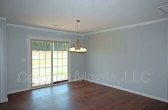423 Peaksview Dr in Simpsonville, SC - Building Photo - Building Photo