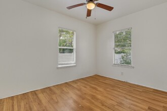 2845 Valencia Way S in St. Petersburg, FL - Building Photo - Building Photo