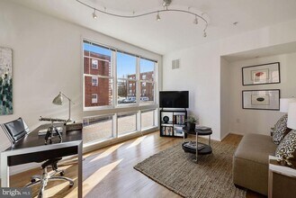 1662 N Quinn St in Arlington, VA - Building Photo - Building Photo