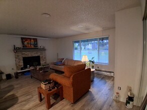 346 NW Dory Dr in Oak Harbor, WA - Building Photo - Building Photo