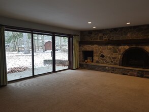 197 Winchester Dr in East Stroudsburg, PA - Foto de edificio - Building Photo