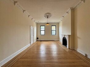 19 Henry St in Jersey City, NJ - Building Photo - Building Photo