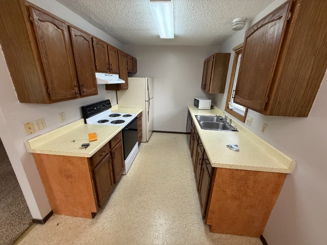 716 Great Plains Ct in Grand Forks, ND - Building Photo - Building Photo