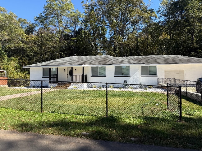 property at 961 Eastside Dr SE