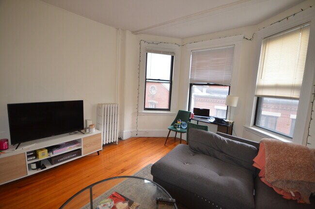 41 Joy St, Unit 2 in Boston, MA - Building Photo - Building Photo