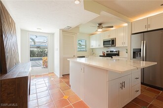 325 Charlemagne Blvd in Naples, FL - Building Photo - Building Photo