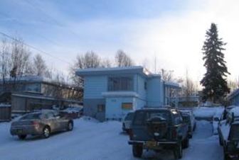 926 W 25th Ave in Anchorage, AK - Building Photo