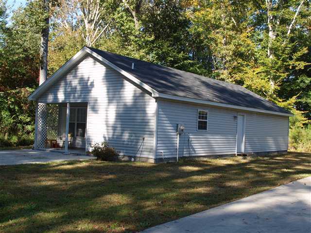 312 Pinewood Ave in Elizabeth City, NC - Foto de edificio