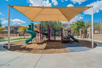 10325 W Sands Dr in Peoria, AZ - Building Photo - Building Photo