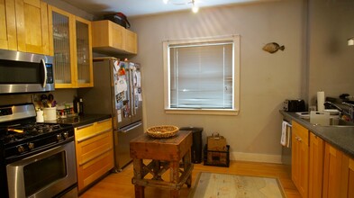 12 Africa St, Unit 1 in Providence, RI - Building Photo - Building Photo