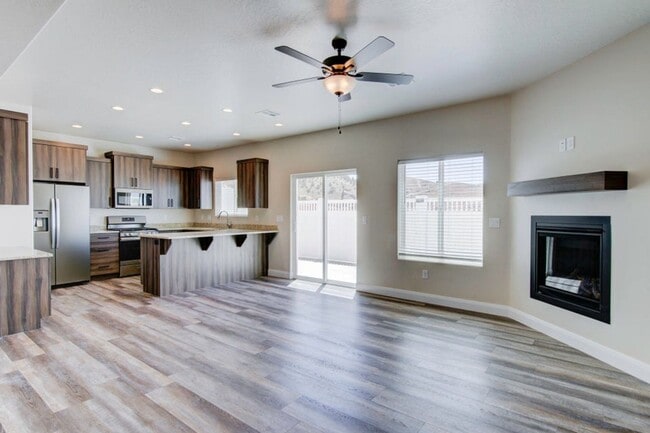 668 E Fiddlers Canyon Rd in Cedar City, UT - Building Photo - Building Photo