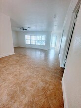 4440 NW 43rd St in Lauderdale Lakes, FL - Building Photo - Building Photo