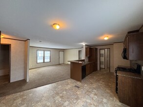 377 Hunters Rill in Oxford, MI - Building Photo - Building Photo