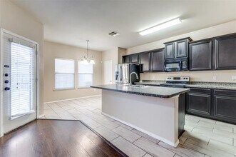 2217 Stonebrook Ln in Mesquite, TX - Building Photo - Building Photo