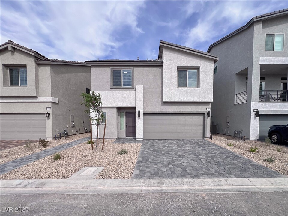 10222 Bloom Quick Ct in Las Vegas, NV - Building Photo