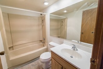 Woodfield Circle in Wausau, WI - Building Photo - Building Photo