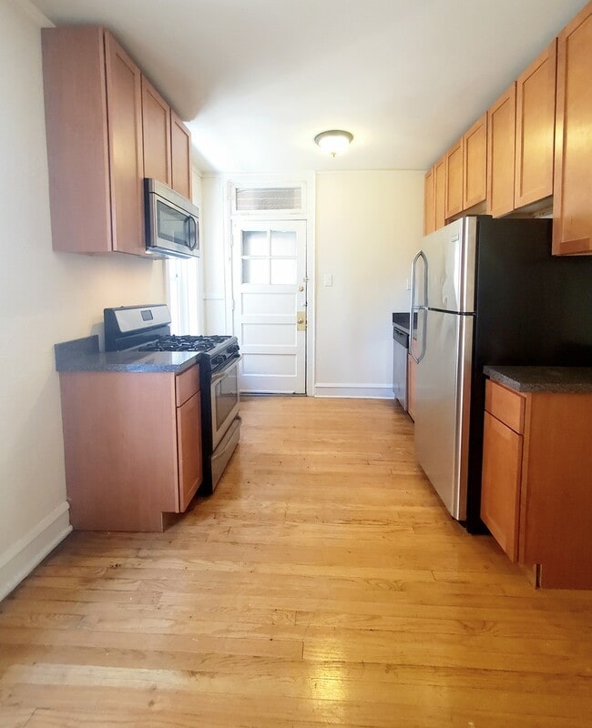 5427 W Montrose Ave in Chicago, IL - Building Photo - Building Photo